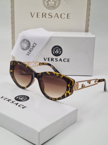 نظاره شمسية من ماركة فرزاتشي ابيض مع الملحقات