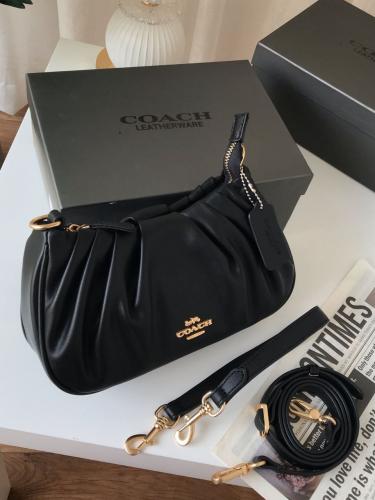 شنطة كوتش هاي كوالتي مع العلبة