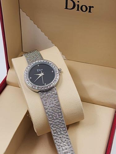 ساعة نسائية من ديور درجة اولى