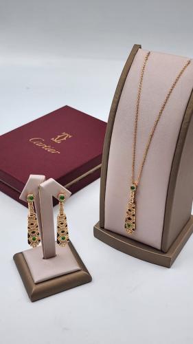 طقم اكسسوار من كارتير ذهبي مع الملحقات