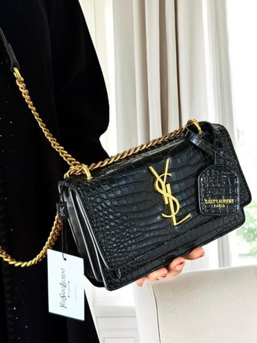 شنطة إيف سان لوران مع العلبة ذهبي