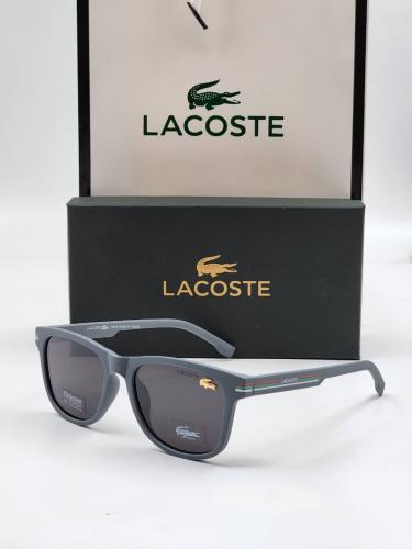 نظارة رجالي من لاكوست مع ملحقات الماركة