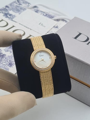 ساعات نسائي من ماركه ديور درجه اولى مع الملحقات