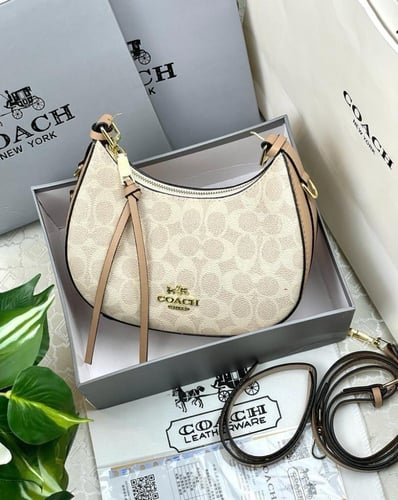 شنط كوتش هاي كواليتي بعلبة المآركه