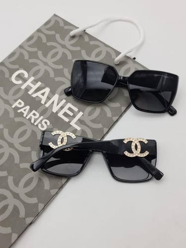 نظارة نسائي ماركة شانيل طبق الاصل مع ملحقات المارك...