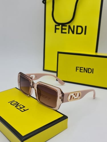 نظارة نسائي ماركة فندي معملحقات الماركة .