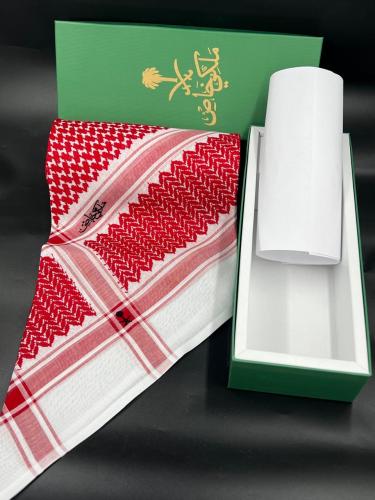 شماغ ملكي خاص احمر مع الملحقات