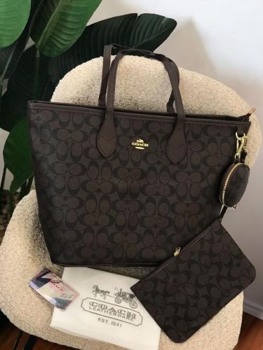 شنطة كوتش هاي كوالتي حجم كبير