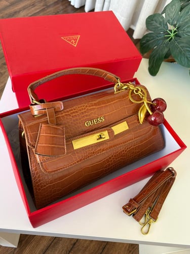 شنطة جيس جلد هاي كوالتي بعلبة الماركة