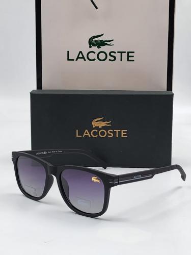 نظارة رجالي من لاكوست مع ملحقات الماركة