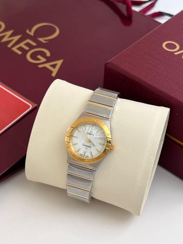 ساعه اوميقا درجه اولئ مع ملحقات الماركة