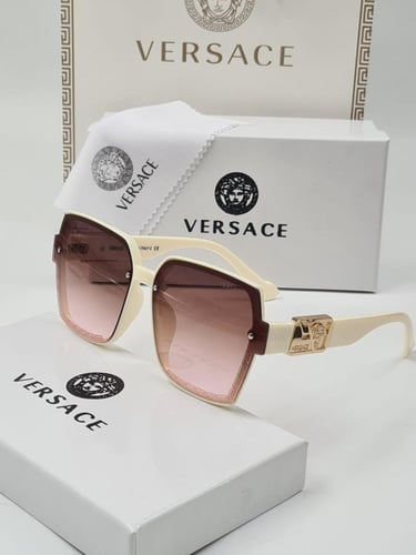 نظاره شمسية ماركة فرزاتشي ابيض مع الملحقات.