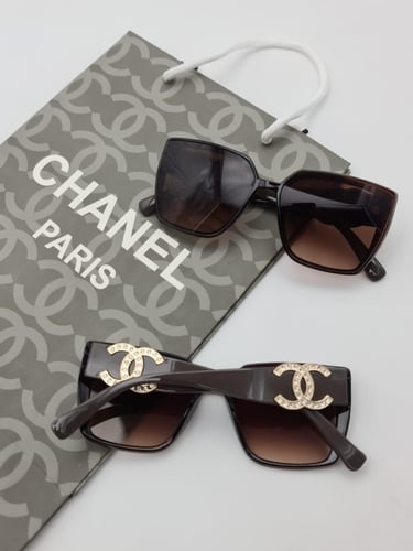 نظارة نسائي ماركة شانيل طبق الاصل مع ملحقات المارك...