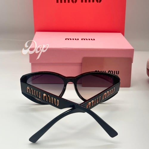 نظارة ميو ميو بشعار محفور