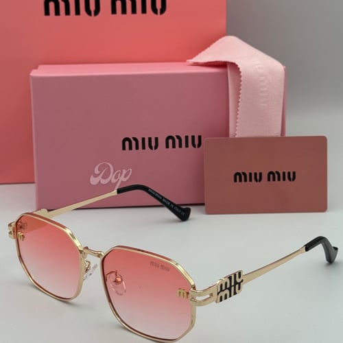 نظارة ميو ميو ذهبي مربعة بعدسة وردي مُدرج