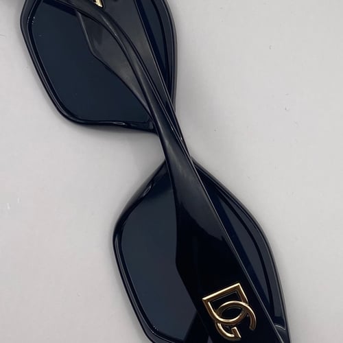 نظارة دولتشي بشعار ذهبي