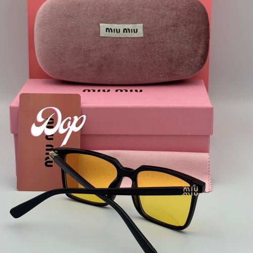 نظارة ميو ميو أسود مربع بعدسة صفراء