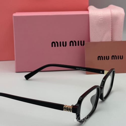 نظارة ميو ميو بإطار أسود وعدسات مستطيله شفاف