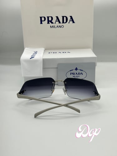 نظارة برادا عدسة مسحوبة أزرق مُدرج بذراع فضي