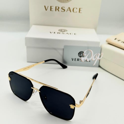 نظارة فيرزاتشي ذهبي مربعة بعدسة سوداء