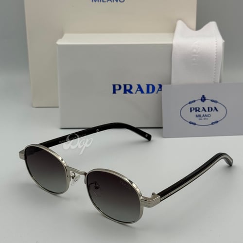 نظارة برادا فضي بعدسة مميزة