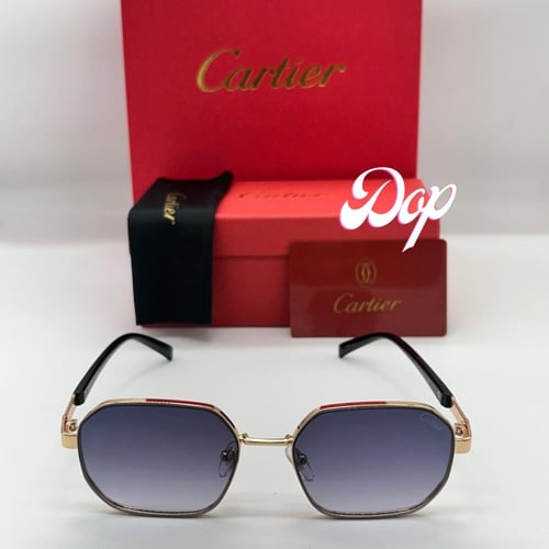 نظارة كارتيR أسود بشعار ذهبي