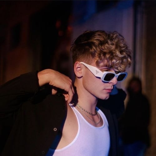 نظارة برادا ابيض كامل