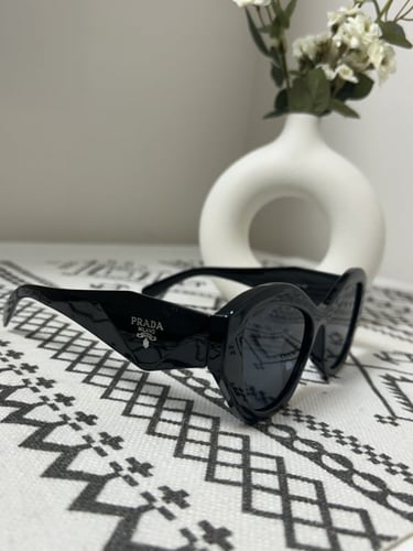 نظارة برادا عين العنكبوت أسود