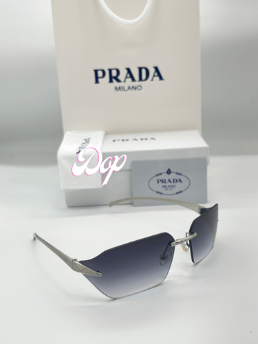 نظارة برادا عدسة مسحوبة أزرق مُدرج بذراع فضي