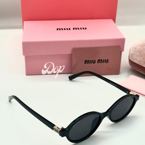 نظارة ميو ميو بإطار أسود وعدسات مستديرة