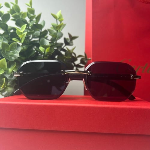 نظارة كارتيR خشبي بعدسة سوداء