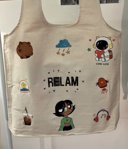 توت باق بتصميم رائد فضاء