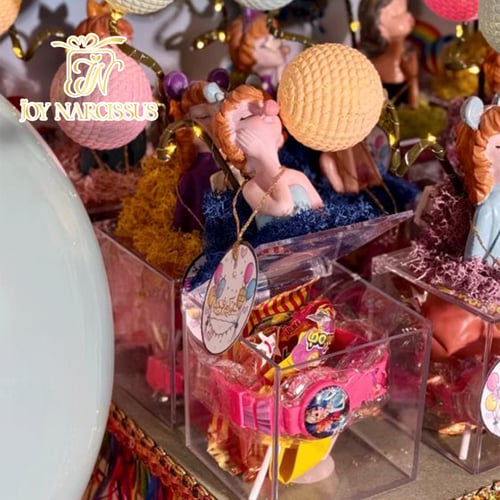 استاند بالونات لونا مزيّن بالفراشات مع عدد ٦ توزيع...