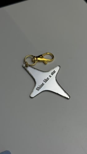 تعليقة وميدالية نجمة