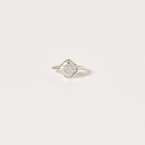 Diamond ring and white gold
