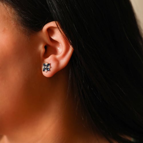 حلق ذهب ابيض والماس و حجر ازرق