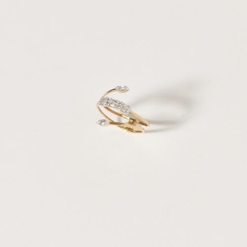 Diamond ring and yellow gold