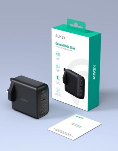 فيش جداري 65w شركة AUKEY