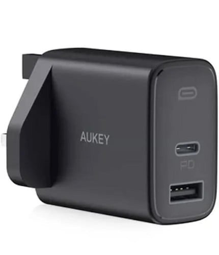 فيش جداري 32 واط شركة Aukey