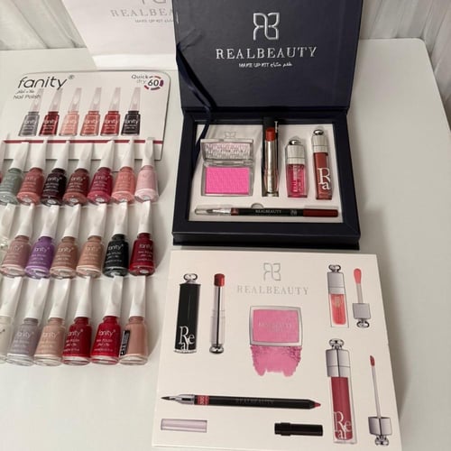 بوكس مناكير 24 حبه وبوكس مكياج