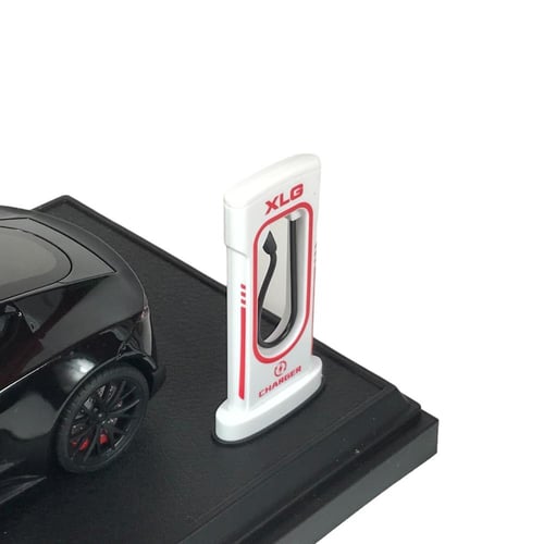 سيارة تيسلا الرياضية