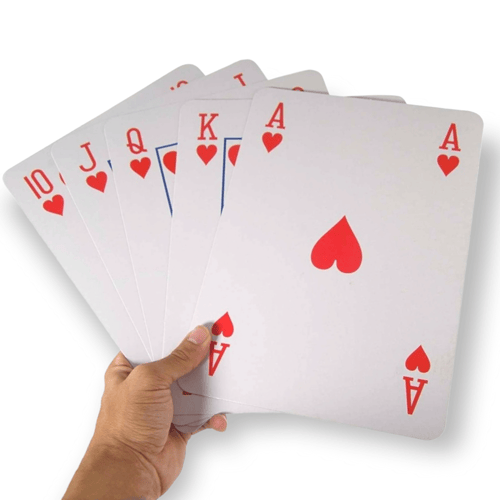 اكبر ورق لعب بالعالم