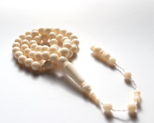 سبحة بكلايت باللون العاجي الفريد