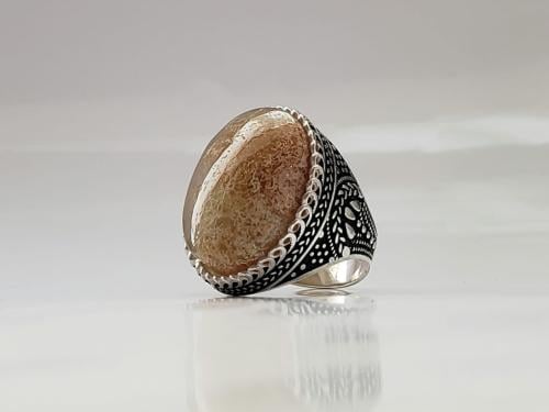 خاتم عقيق يماني مشجر