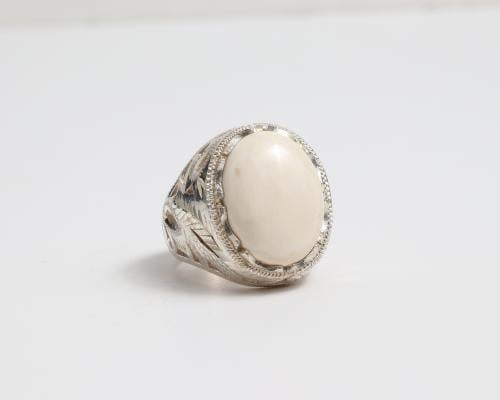 خاتم عاج فيل طبيعي