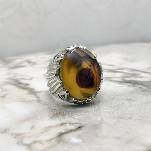 خاتم عقيق يماني مصور وردة