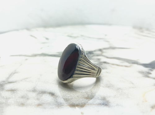 خاتم عقيق يماني كرزي مميز