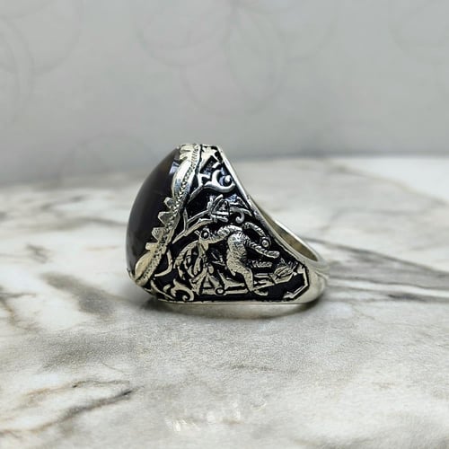 خاتم عقيق يماني مصور نقش غزالة