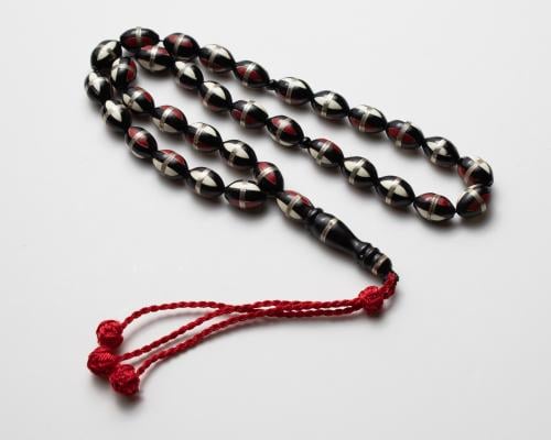 سبحة خشب الكوك بنقوش حمراء 33 حبة
