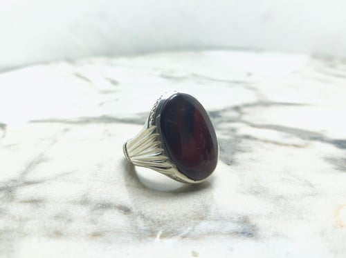 خاتم عقيق يماني كرزي مميز